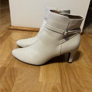 Life Stride White Ankle Boots